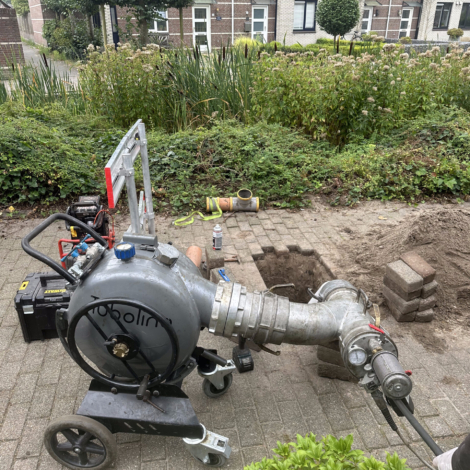 renovatie uitligger naar hoofdriool